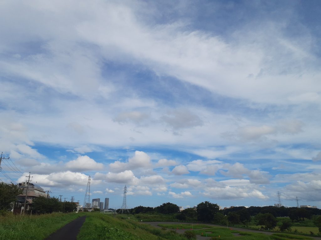多摩川の雲　　9月1日